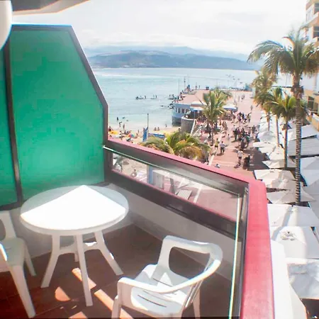 Con Balcon En La Playa De Canteras *